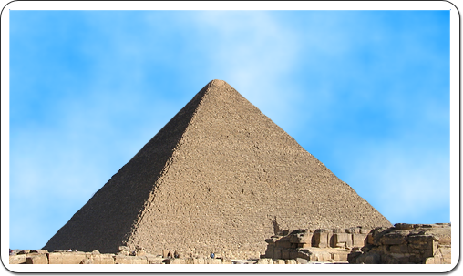 A view on the Great Pyramid of Giza, Kheops' funerary monument.